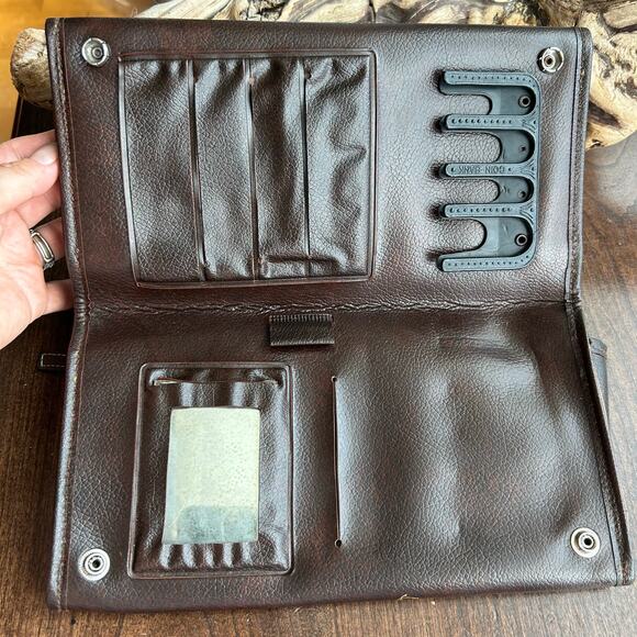 Vintage Levenger large brown leather wallet clutch w/ buckle made in Taiwan - Picture 16 of 16